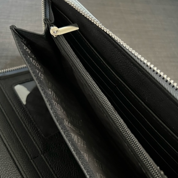 NWT STEVE MADDEN BZIPPY ZIP AROUND WALLET WRISTLET CASE - Picture 8 of 10